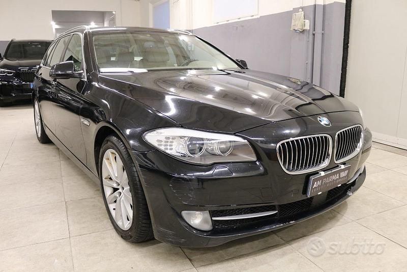 Nero Usata 2012 BMW 520 Efficient Dynamics Station wagon | 6900 € (Buon prezzo) - Immagine 1/4