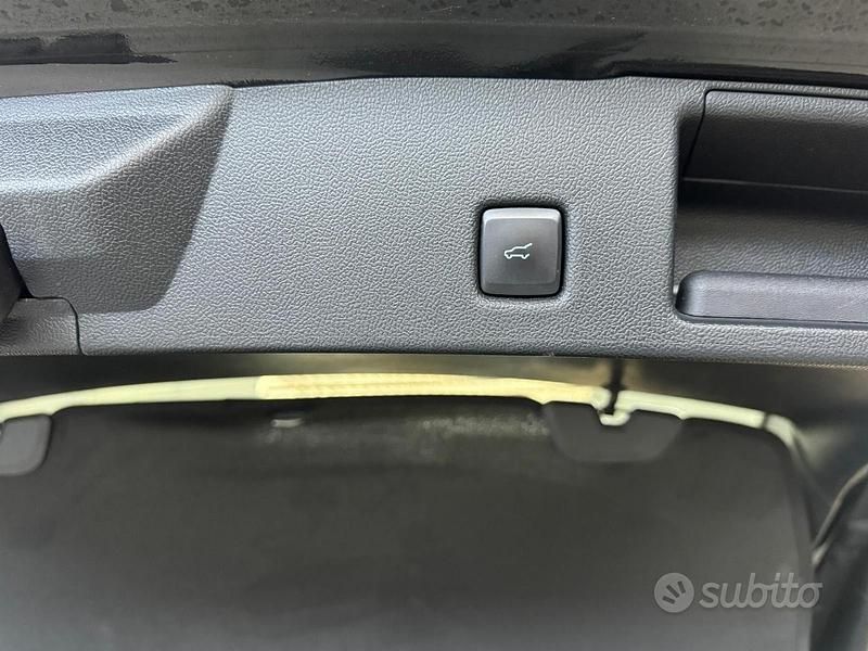 Usata Ford Kuga ST-Line 120 CV (88 kW) 2022 Nero SUV