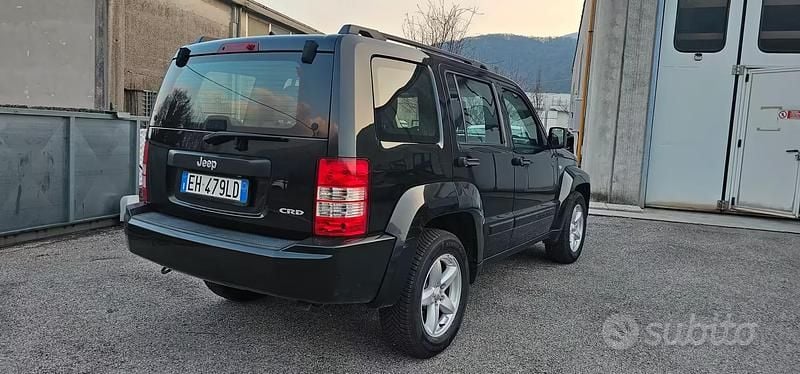 Usata Jeep Cherokee Sport 177 CV (130 kW) 2010 Nero SUV