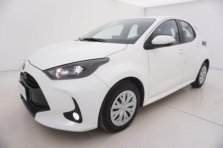 Usata Toyota Yaris Hybrid Business Edition 115 CV (84 kW) 2022 Bianco Berlina