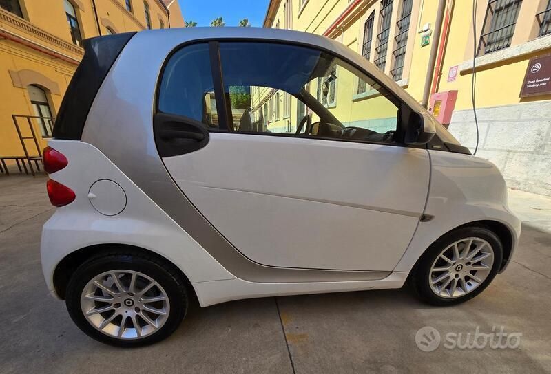 Usata Smart ForTwo Coupé 71 CV (52 kW) 2011 Bianco Coupé