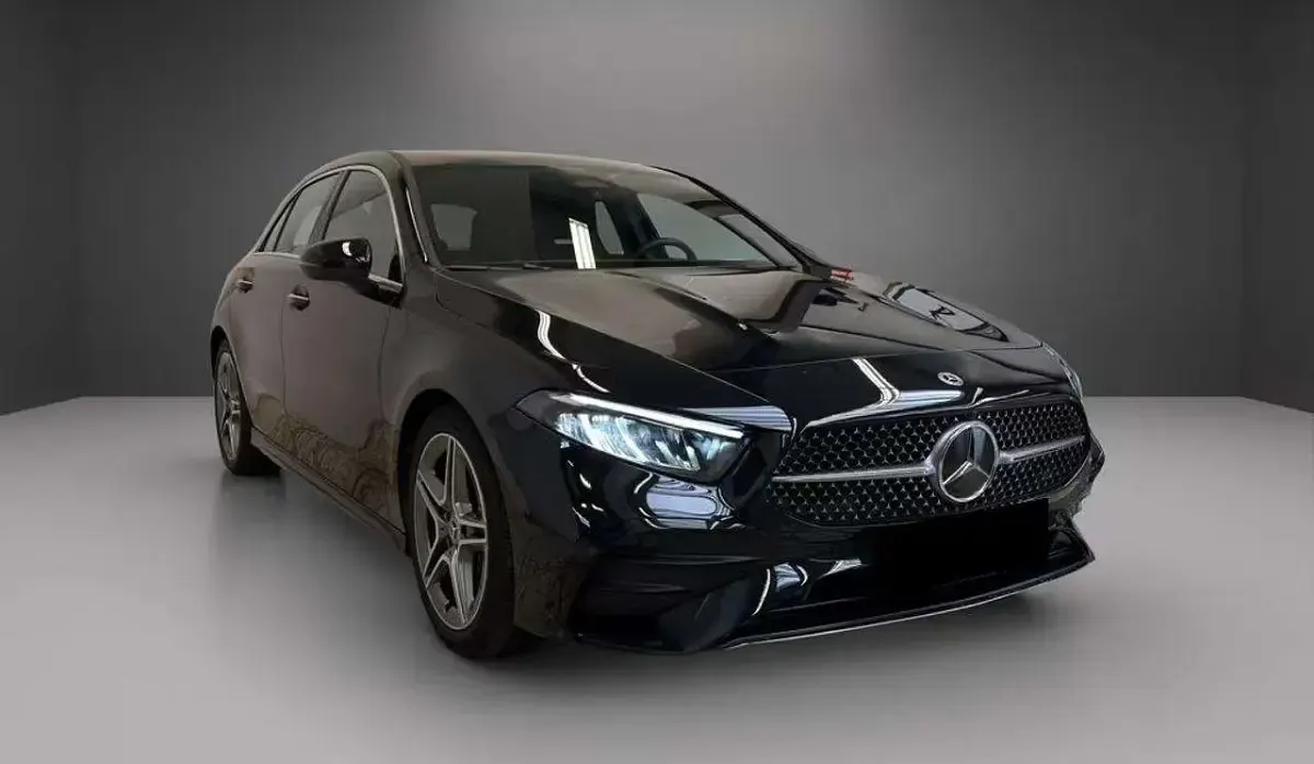 Usata Mercedes A180 Premium 136 CV (100 kW) 2025 Nero Berlina