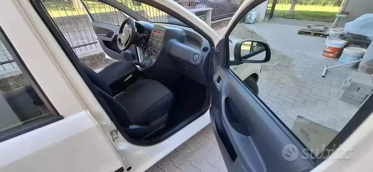 Usata Fiat Panda Dynamic 69 CV (50 kW) 2012 Bianco Utilitaria