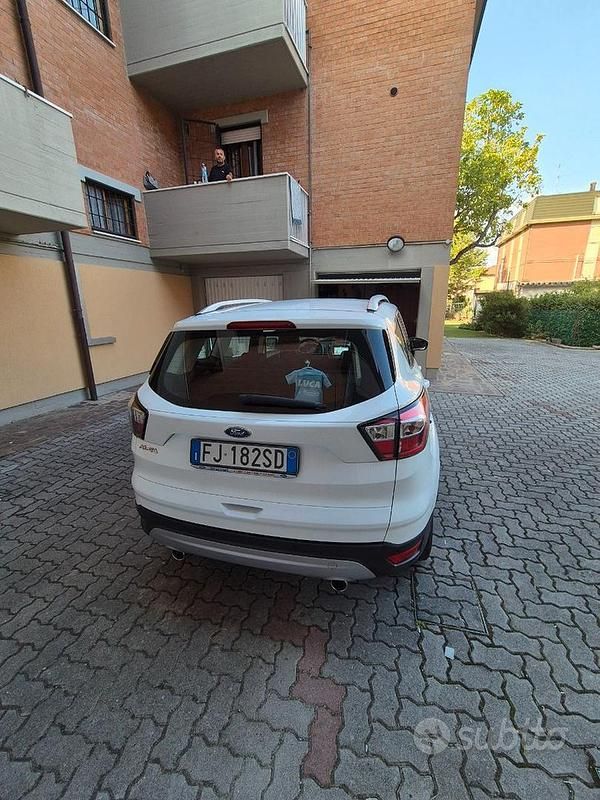 Usata Ford Kuga 120 CV (88 kW) 2017 Bianco SUV