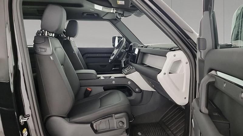 Usata Land Rover Defender S 249 CV (183 kW) 2025 Santorini black SUV