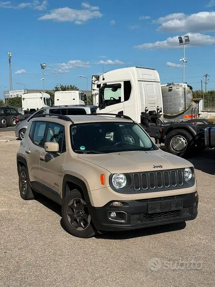 Usata Jeep Renegade Limited 120 CV (88 kW) 2016 Beige SUV