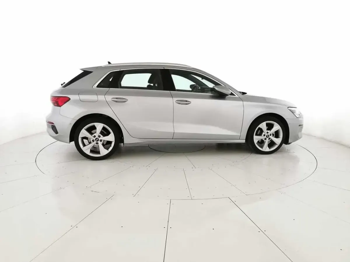 Usata Audi A3 Business 131 CV (96 kW) 2022 Argento Berlina