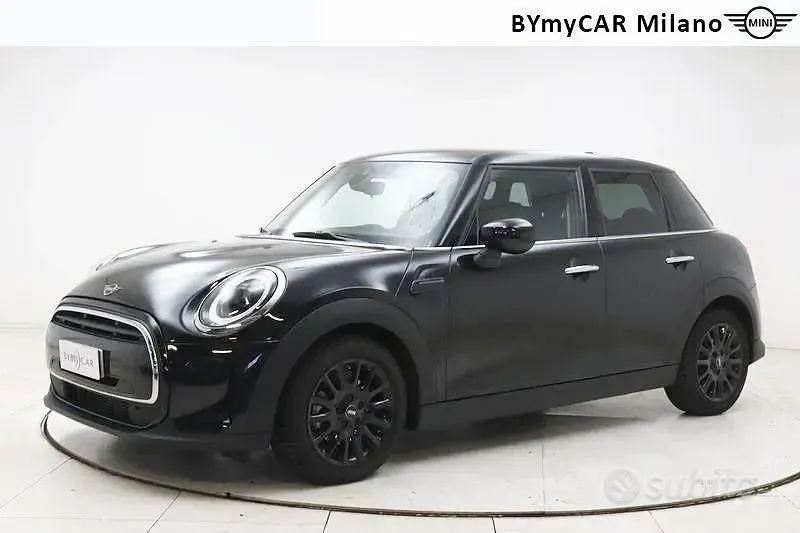 Begagnad Mini ONE Classic 75 HK (55 kW) 2022 Svart Halvkombi