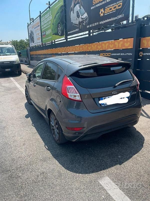 Occasion Ford Fiesta ST-Line 75 ch (55 kW) 2017 Gris Citadine