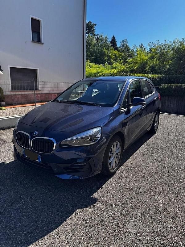Blu Usata 2018 BMW 218 Tre volumi | 13.000 € (Buon prezzo) - Immagine 1/4