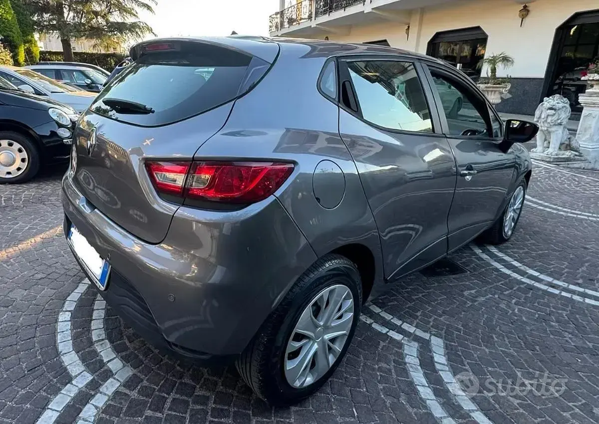 Usata Renault Clio IV Intens 73 CV (53 kW) 2016 Grigio Berlina