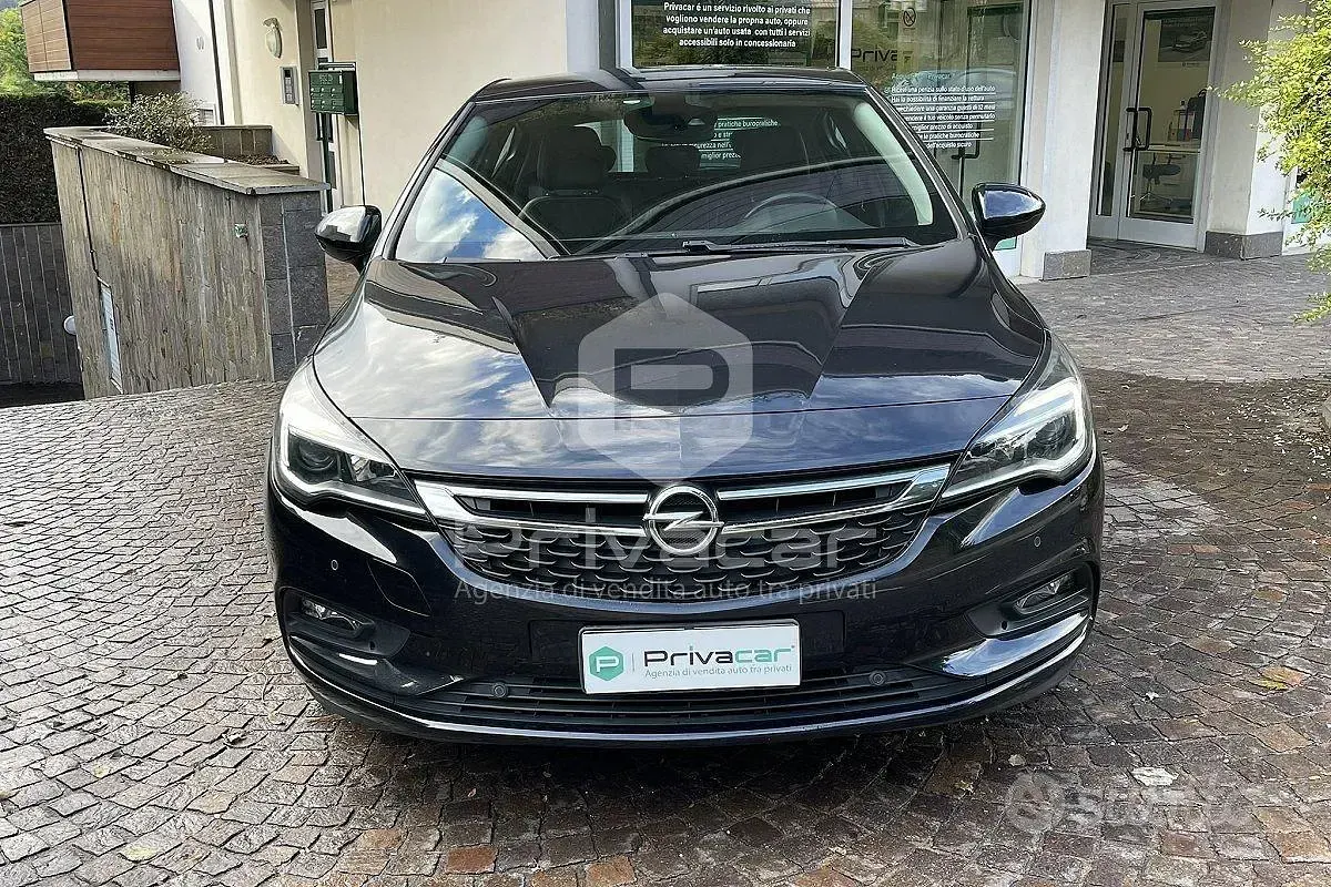Usata Opel Astra Innovation 105 CV (77 kW) 2016 Nero Utilitaria