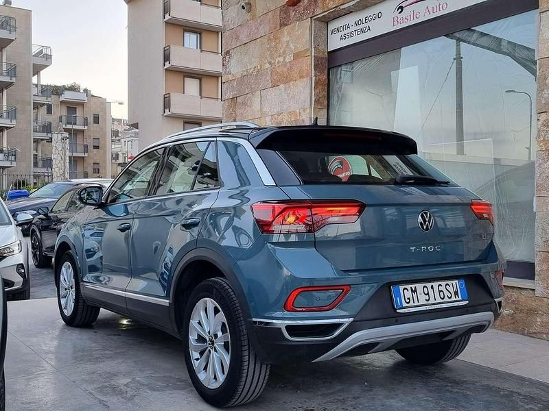 Usata VW T-Roc Style 110 CV (80 kW) 2023 Blu/azzurro SUV