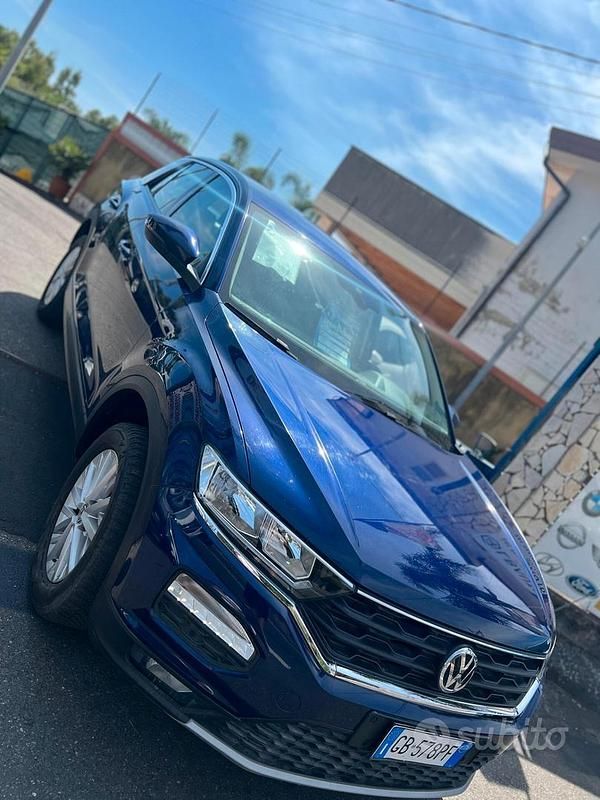 Usata VW T-Roc Style 116 CV (85 kW) 2020 Blu SUV