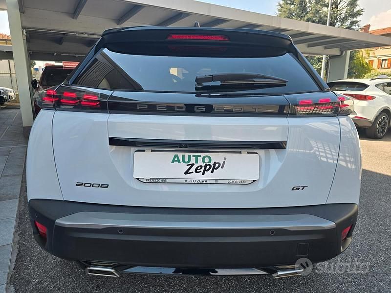 Usata Peugeot 2008 GT 131 CV (96 kW) 2024 Bianco okenite SUV