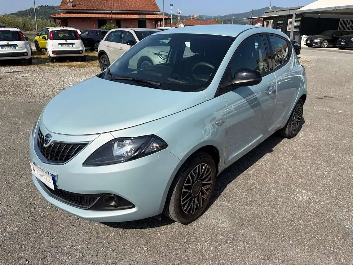 Usata Lancia Ypsilon 70 CV (51 kW) 2024 Verde Utilitaria