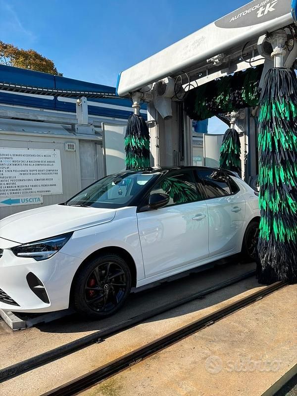 Usata Opel Corsa Design Edition 75 CV (55 kW) 2023 Bianco Utilitaria