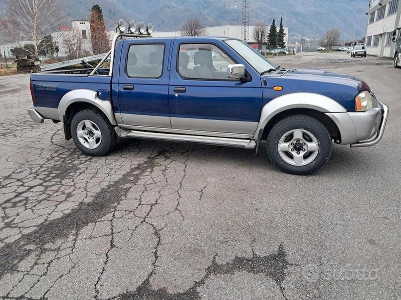 Usata Nissan Navara 2005 Blu Pick-up