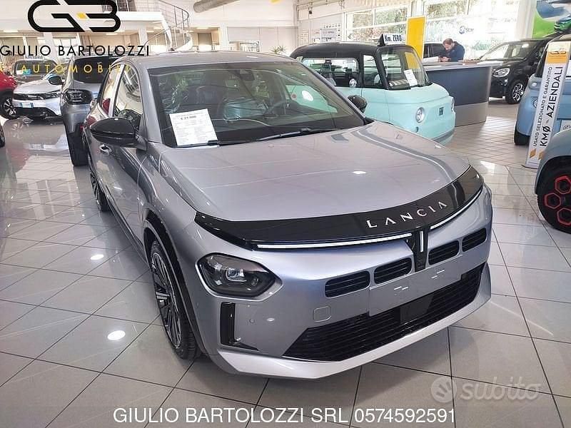 Nuova Lancia Ypsilon 100 CV (73 kW) 2025 Grigio Utilitaria