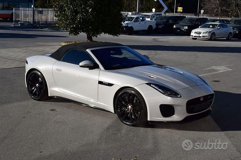 Usata Jaguar F-Type R-Dynamic 381 CV (280 kW) 2020 Grigio scuro Cabrio