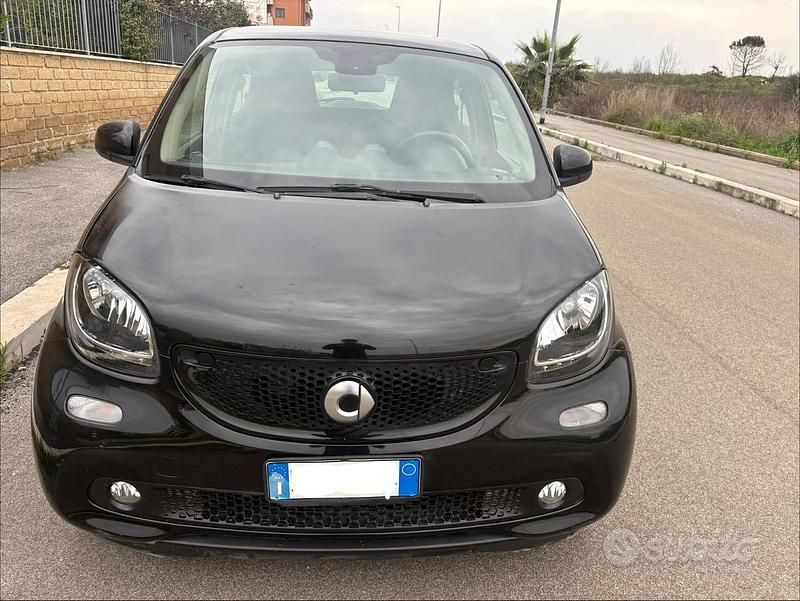 Usata Smart ForFour Passion 2017 Nero Utilitaria