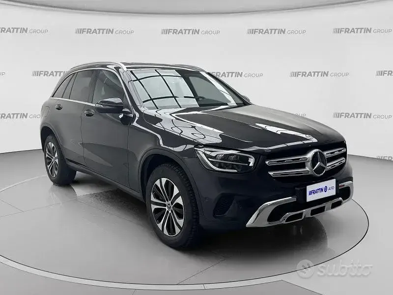 Gebraucht Mercedes GLC300e Business 211 PS (155 kW) 2022 Grau SUV