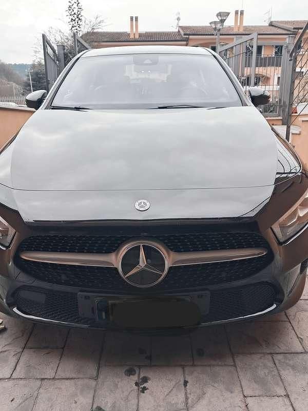 Usata Mercedes 180 Business 120 CV (88 kW) 2019 Nero Berlina