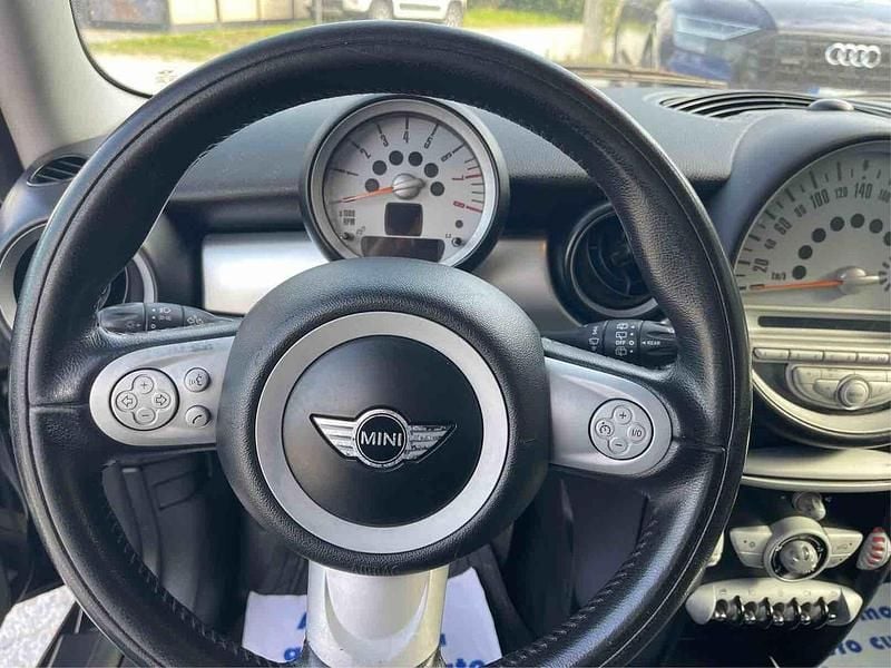 Usata Mini Cooper 70 CV (51 kW) 2010 Nero Utilitaria
