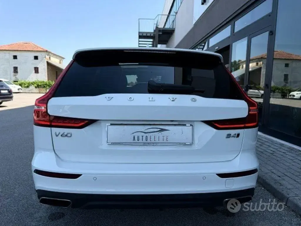 Usata Volvo V60 CC 197 CV (144 kW) 2022 Bianco Station wagon
