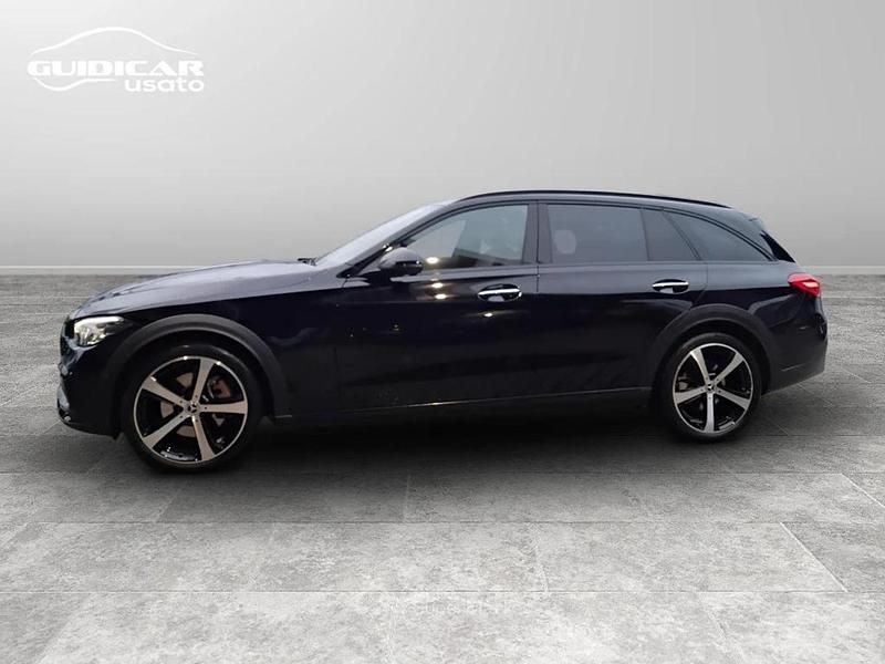 Usata Mercedes C220 Premium Plus 200 CV (147 kW) 2022 Nero metallizzato Station wagon