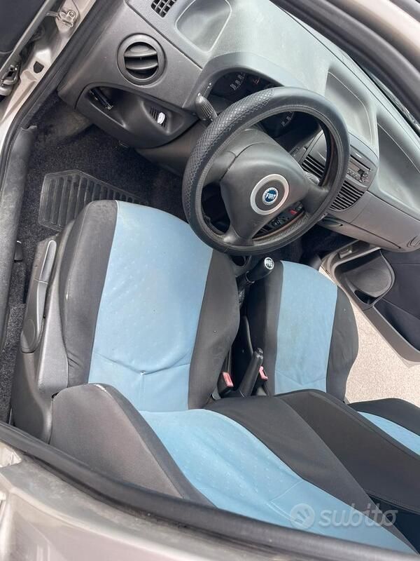 Usata Fiat Punto 69 CV (50 kW) 2006 Grigio Utilitaria