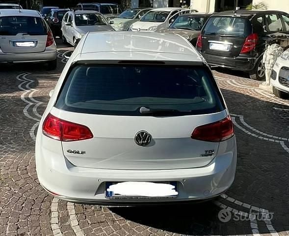 Begagnad VW Golf VII Trendline 90 HK (66 kW) 2014 Grå Halvkombi