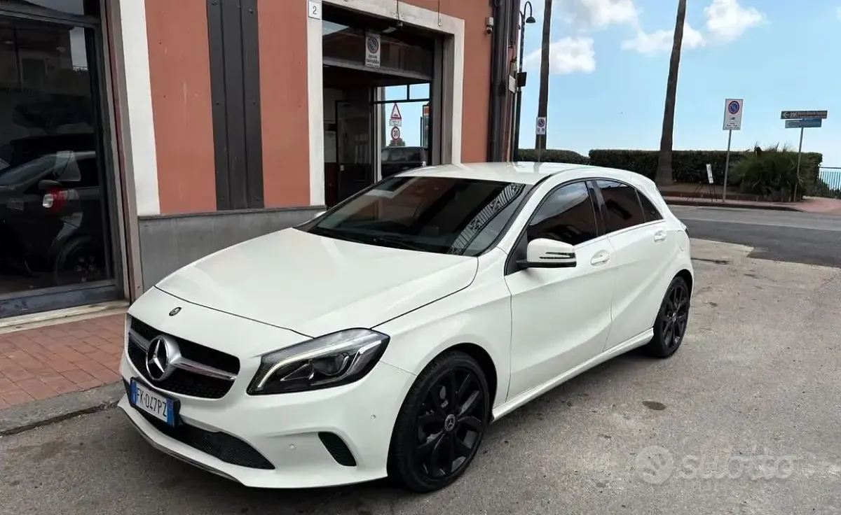 Usata Mercedes 200 Premium 136 CV (100 kW) 2017 Bianco Berlina