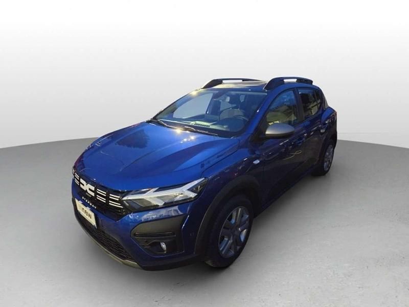 Blu iron Usata 2023 Dacia Sandero Expression Tre volumi | 13.800 € (Buon prezzo) - Immagine 1/4
