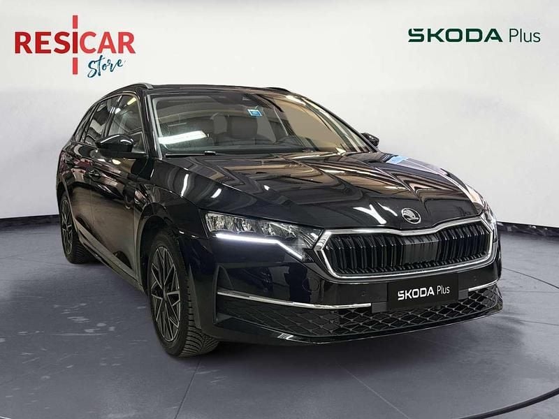 Usata Skoda Octavia Executive 150 CV (110 kW) 2025 Nero metallizzato Station wagon