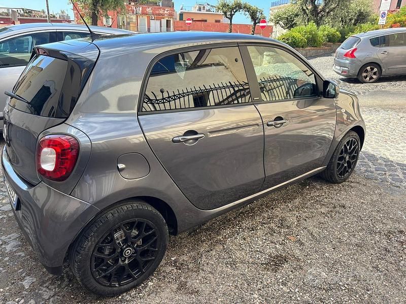 Usata 2017 Smart ForFour Utilitaria | 13.000 € (Molto cara) - Immagine 1/4