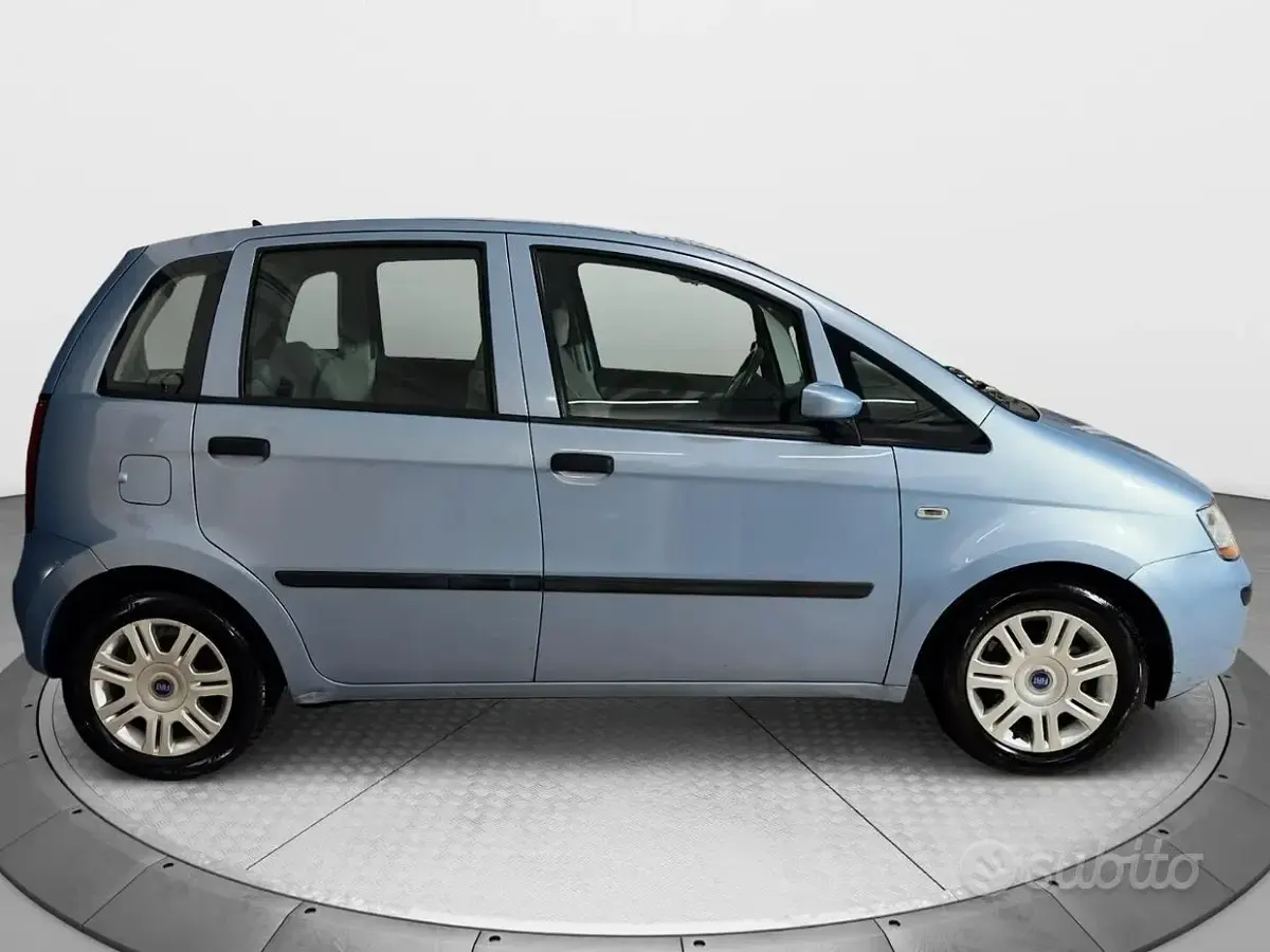 Usata Fiat Idea Emotion 69 CV (50 kW) 2004 Nero Monovolume