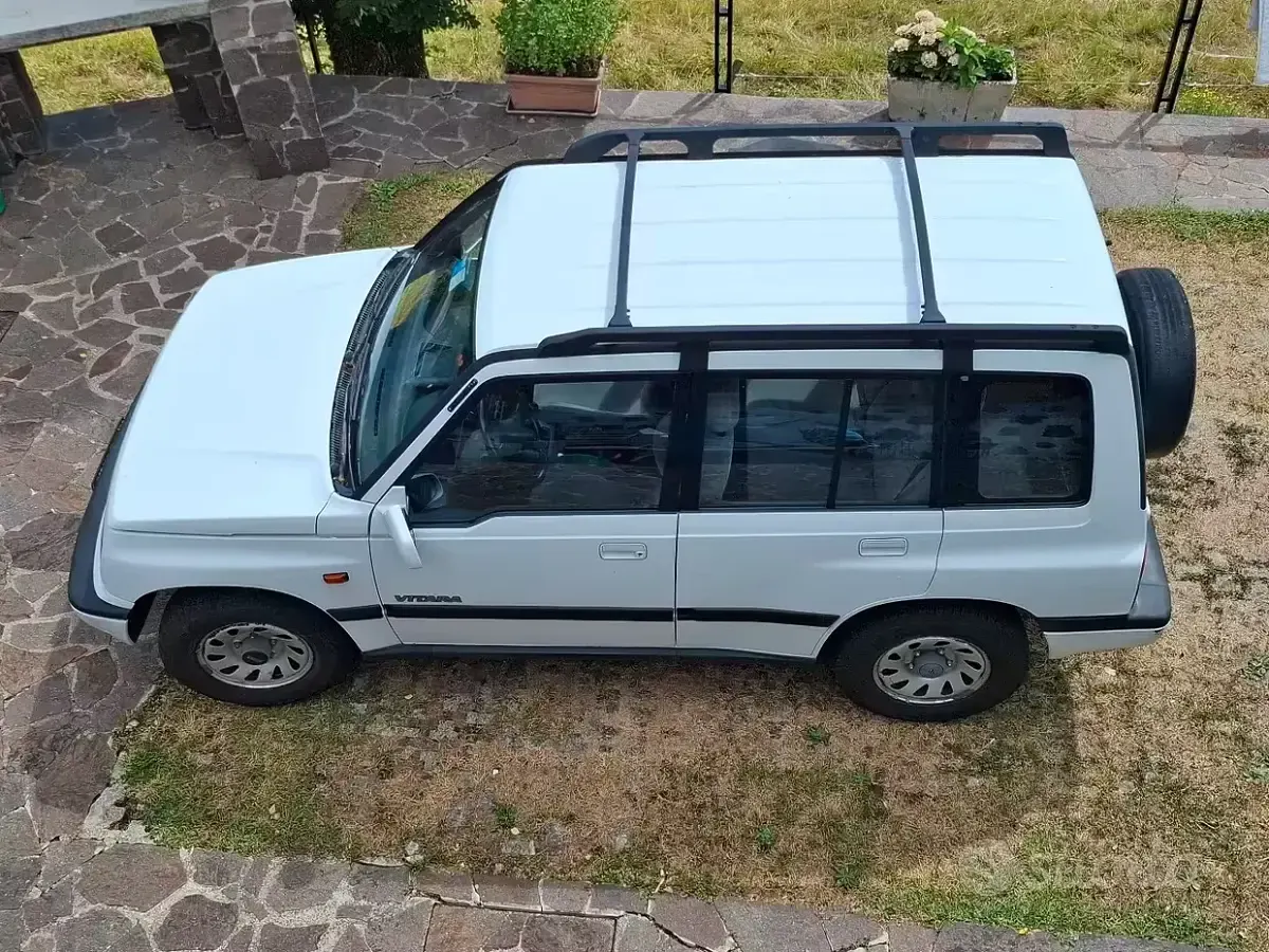 Usata Suzuki Vitara 101 CV (74 kW) 1994 Bianco Station wagon
