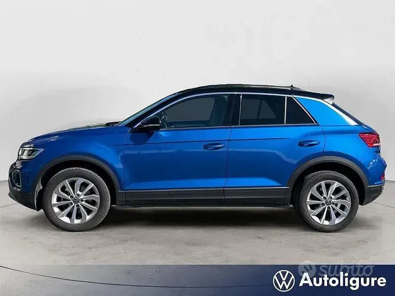 Usata VW T-Roc Life 150 CV (110 kW) 2024 Blu SUV