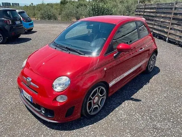 Usata Abarth 500 135 CV (99 kW) 2011 Rosso Utilitaria