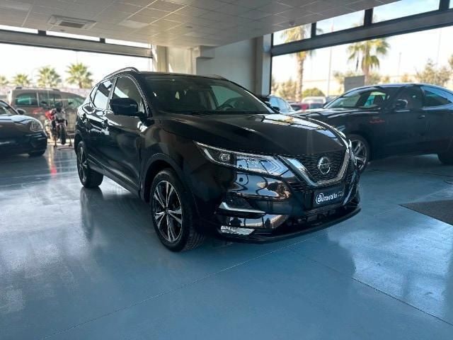 Nero Usata 2018 Nissan Qashqai N-Connecta SUV | 14.990 € (Buon prezzo) - Immagine 1/4