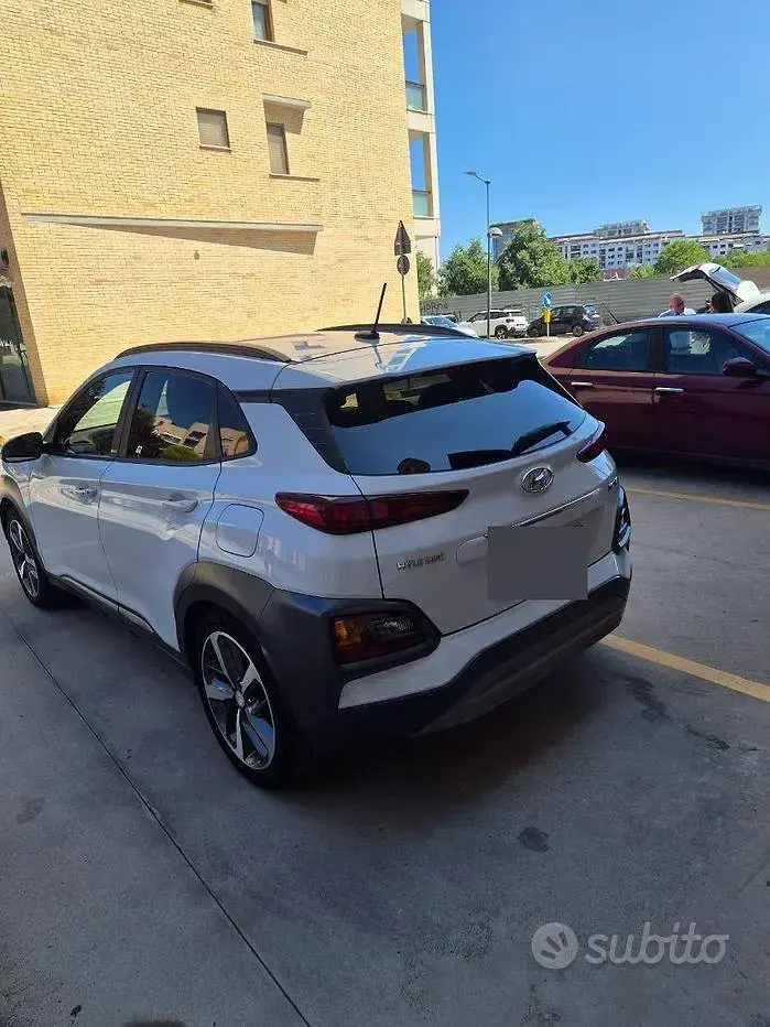 Usata Hyundai Kona 136 CV (100 kW) 2019 Bianco SUV