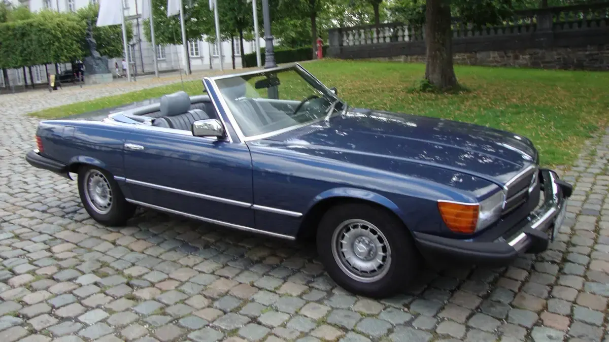 Usata Mercedes SL380 158 CV (116 kW) 1982 Blu Cabrio