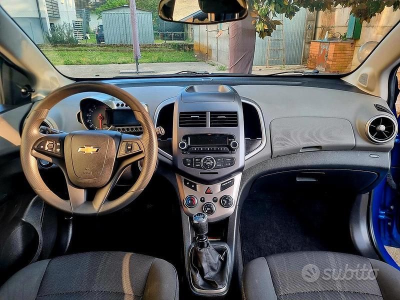 Usata Chevrolet Aveo 2014 Blu Utilitaria