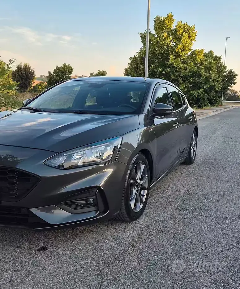 Usata Ford Focus ST-Line 150 CV (110 kW) 2018 Grigio Berlina