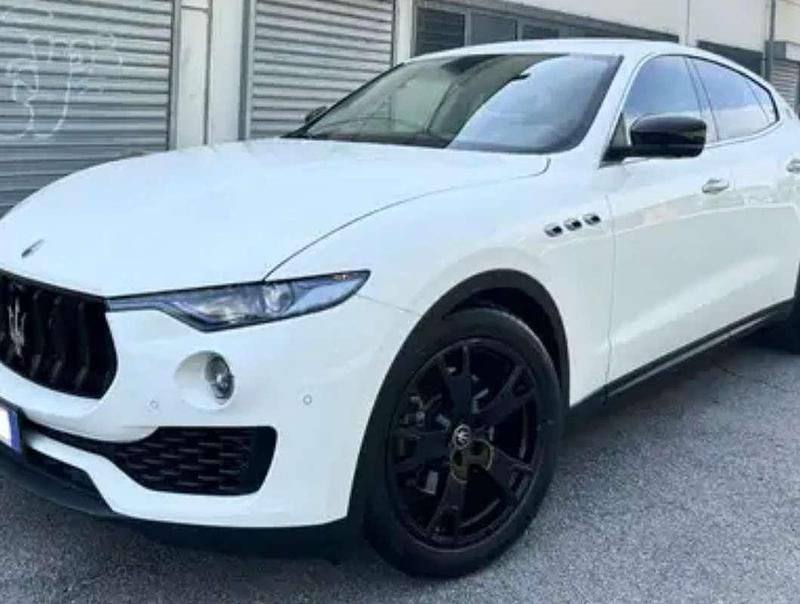 Usata Maserati Levante 349 CV (256 kW) 2021 Bianco SUV