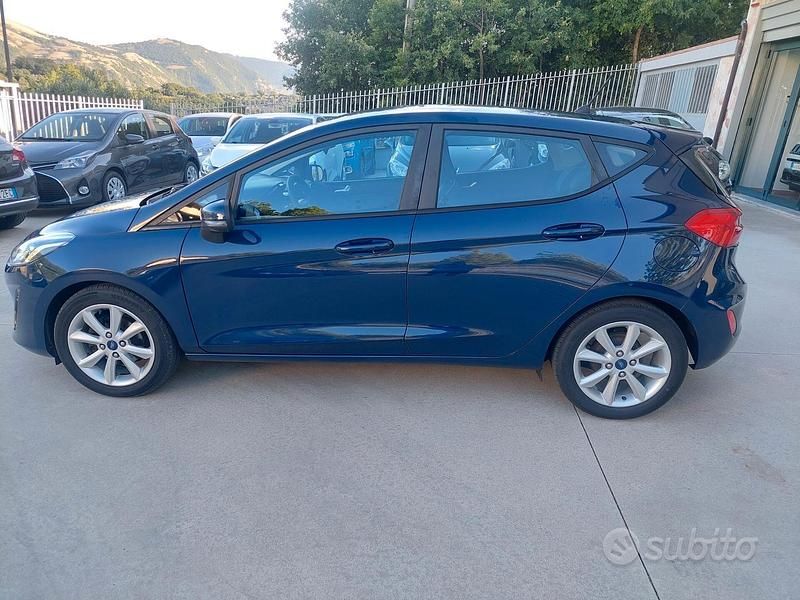 Gebraucht Ford Fiesta 85 PS (62 kW) 2018 Blau Kleinwagen