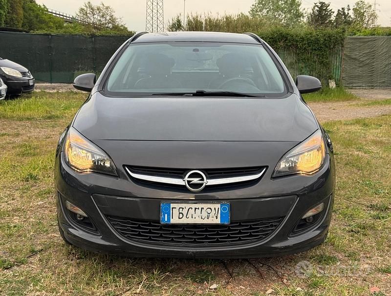 Usata Opel Astra S 136 CV (100 kW) 2015 Grigio Station wagon