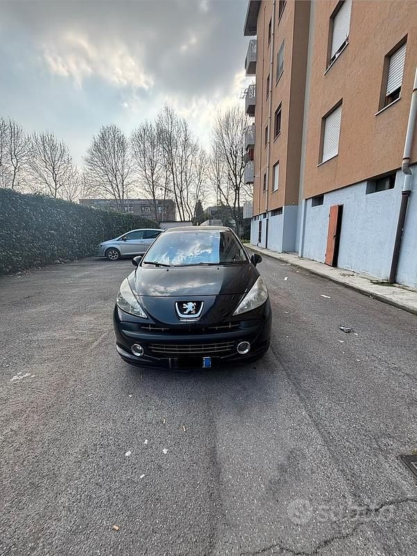 Usata Peugeot 207 88 CV (64 kW) 2006 Nero Berlina
