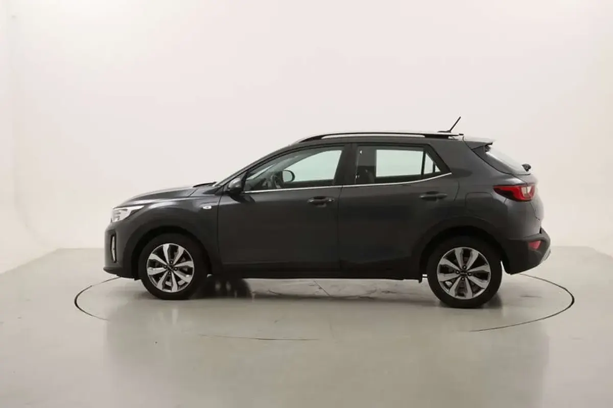 Usata Kia Stonic Style 101 CV (74 kW) 2022 Grigio SUV